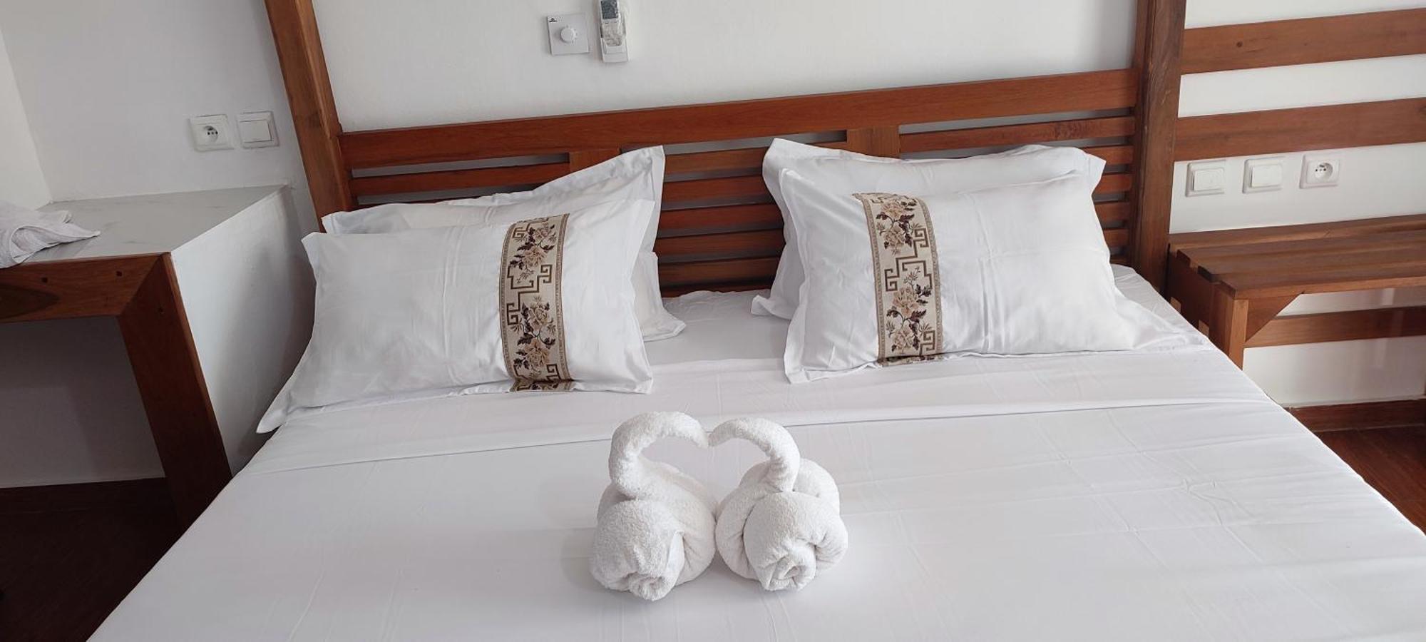 Jirajira Hotel Нуси-Бе Экстерьер фото