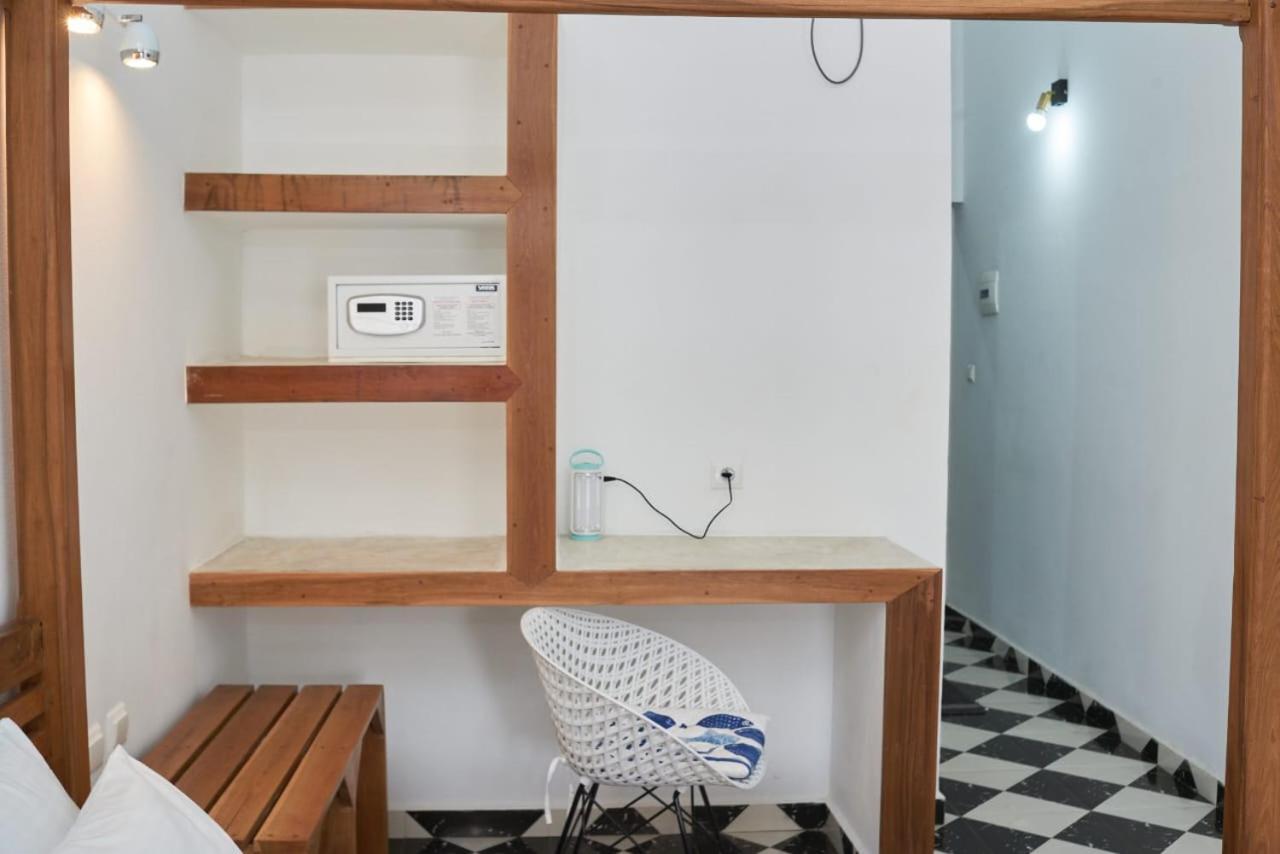 Jirajira Hotel Нуси-Бе Экстерьер фото